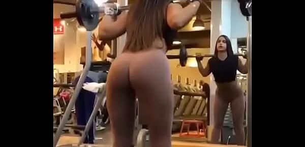  nena en el gym
